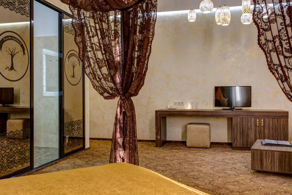 דנייפרופטרובסק Khan-Chinar Hotel מראה חיצוני תמונה