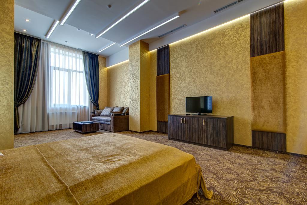 דנייפרופטרובסק Khan-Chinar Hotel מראה חיצוני תמונה