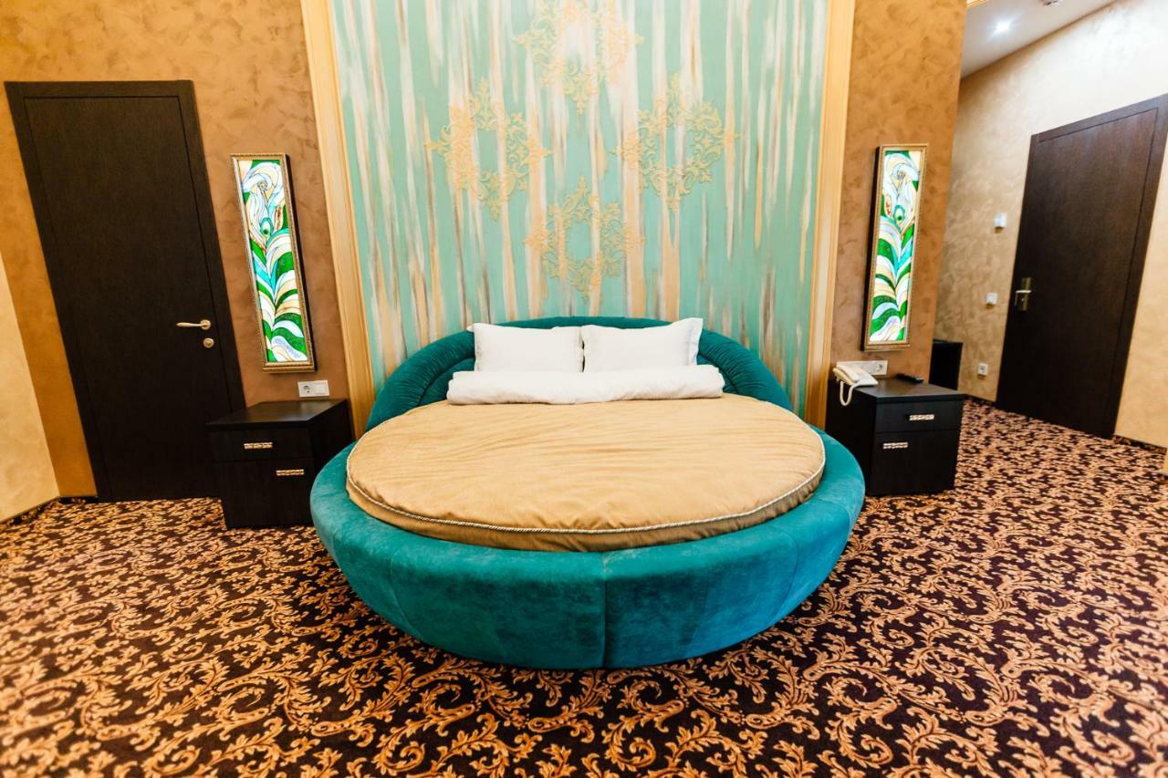דנייפרופטרובסק Khan-Chinar Hotel מראה חיצוני תמונה