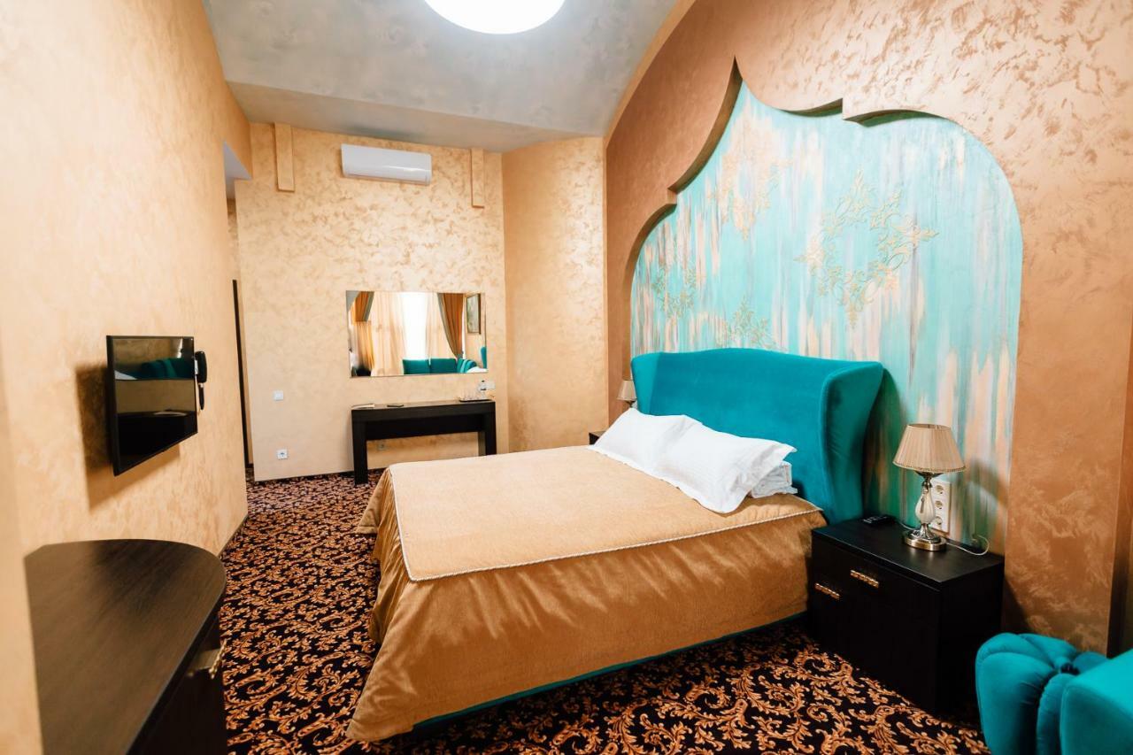 דנייפרופטרובסק Khan-Chinar Hotel מראה חיצוני תמונה